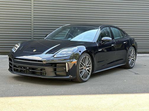Jet Black Metallic 2025 Porsche Panamera 4