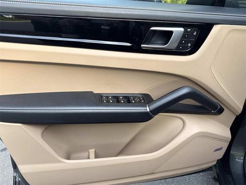 2022 Porsche Cayenne V6