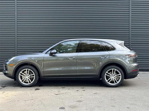 2022 Porsche Cayenne V6