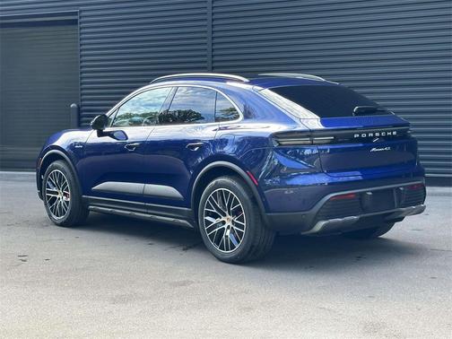 2025 Porsche Macan 4S