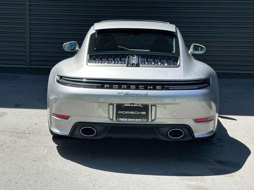 GT Silver Metallic 2026 Porsche 911