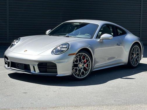GT Silver Metallic 2026 Porsche 911