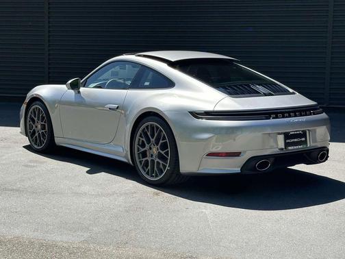 GT Silver Metallic 2026 Porsche 911