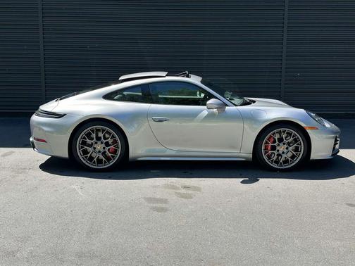 GT Silver Metallic 2026 Porsche 911