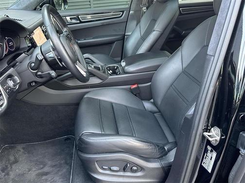 2022 Porsche Cayenne GTS