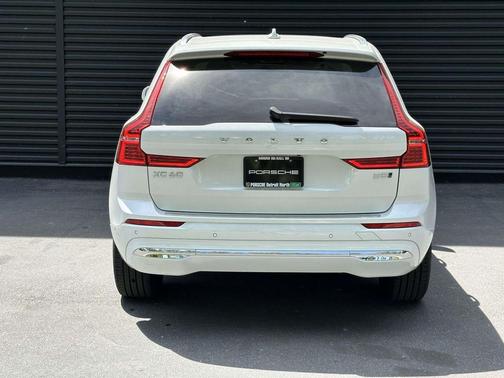 Crystal White Metallic 2023 Volvo XC60 B5 Plus Bright Theme