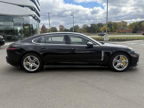 2020 Porsche Panamera Turbo Executive