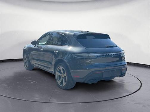 2022 Porsche Macan Base