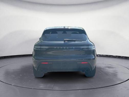 2022 Porsche Macan Base