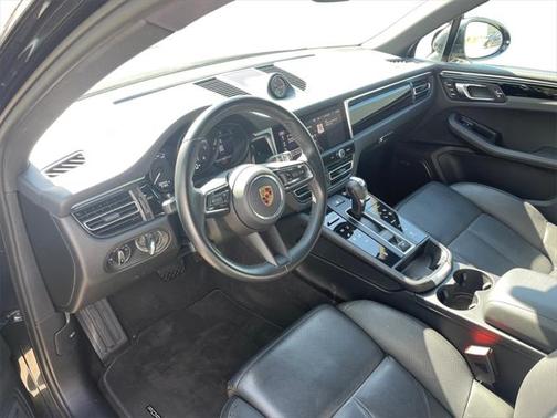 2022 Porsche Macan Base