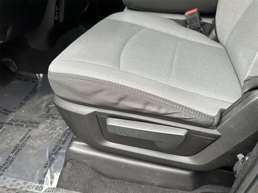 2022 RAM 2500 Big Horn Crew Cab 4x4 6'4' Box