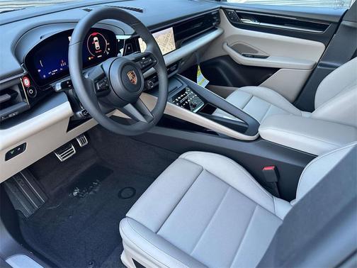 2025 Porsche Macan 4S