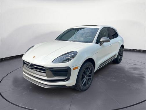 2023 Porsche Macan Base