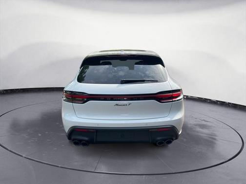 2023 Porsche Macan Base