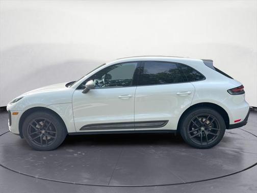 2023 Porsche Macan Base