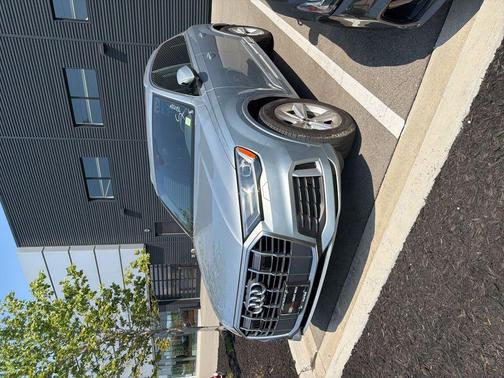 Satellite Silver Metallic 2023 Audi Q7 45 Premium