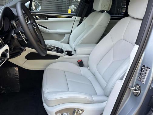 2025 Porsche Macan S