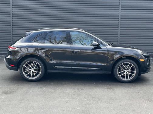 2025 Porsche Macan 