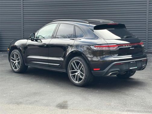 2025 Porsche Macan 