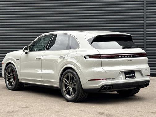 2025 Porsche Cayenne Turbo