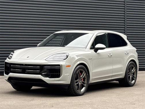 2025 Porsche Cayenne Turbo