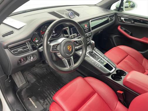 2020 Porsche Macan Base