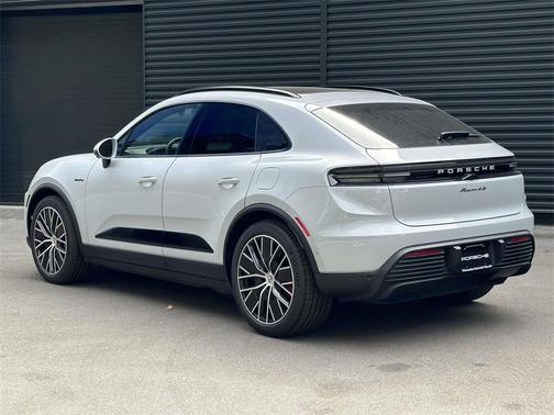 2025 Porsche Macan 4S