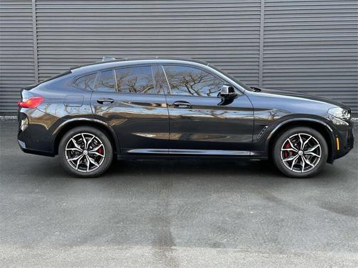 2023 BMW X4 M40i