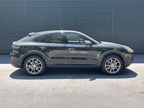 Chromite Black Metallic 2026 Porsche Cayenne Cayenne