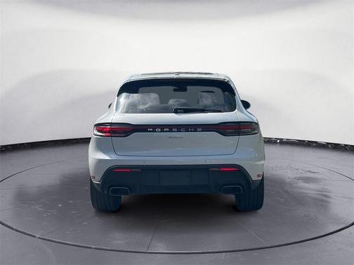 2022 Porsche Macan