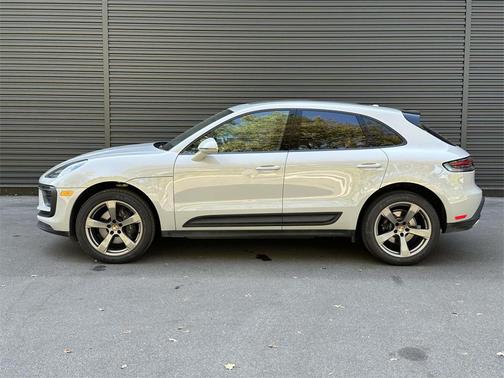 2025 Porsche Macan 