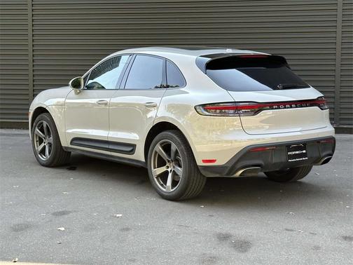 2025 Porsche Macan 