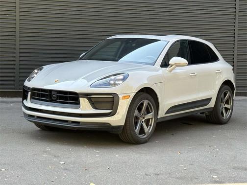 2025 Porsche Macan 