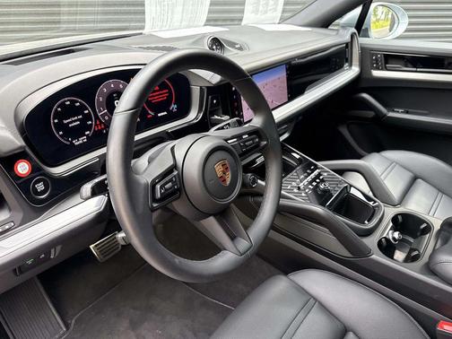 2025 Porsche Cayenne S