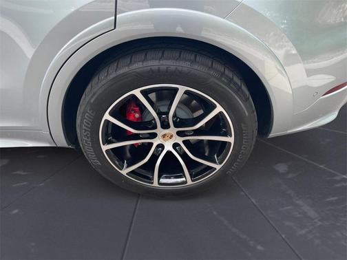 2025 Porsche Cayenne S