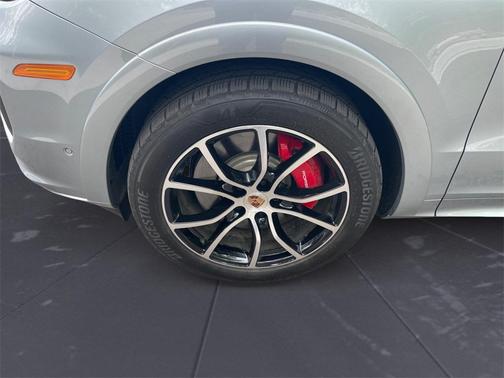 2025 Porsche Cayenne S