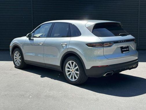 Dolomite Silver Metallic 2020 Porsche Cayenne Cayenne