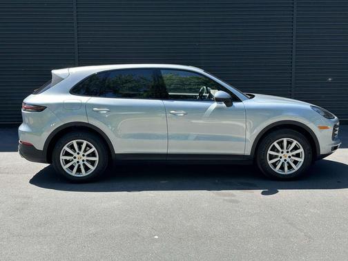 Dolomite Silver Metallic 2020 Porsche Cayenne Cayenne