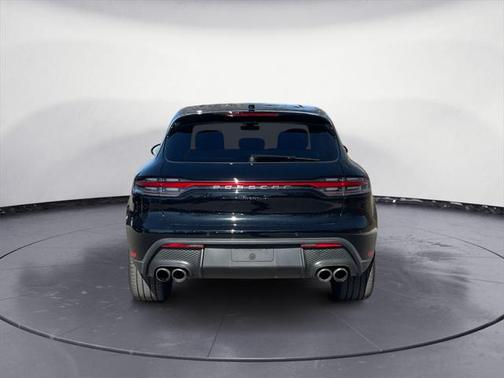 2022 Porsche Macan Base