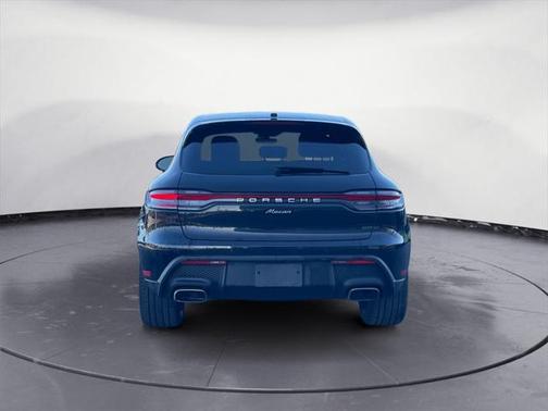 2022 Porsche Macan Base