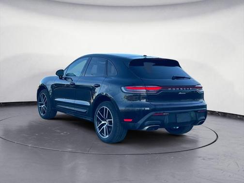 2022 Porsche Macan Base