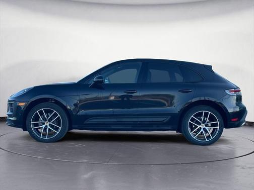 2022 Porsche Macan Base