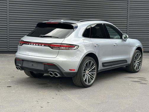 Dolomite 2026 Porsche Macan Macan
