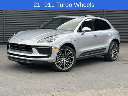 Dolomite 2026 Porsche Macan Macan