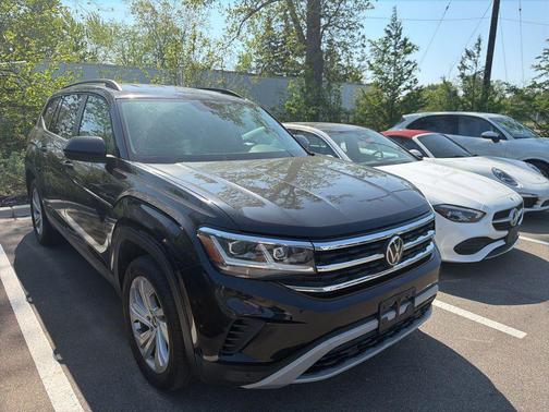 Deep Black 2023 Volkswagen Atlas 3.6L SE w/Technology