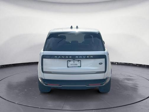 2022 Land Rover Range Rover P530 SE