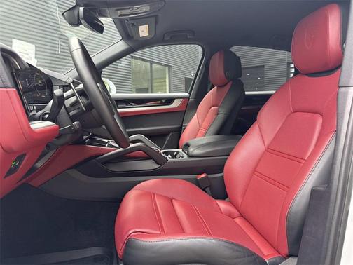2025 Porsche Cayenne V6
