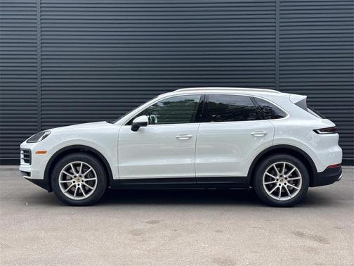 2025 Porsche Cayenne V6