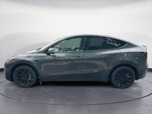 2022 Tesla Model Y Long Range Dual Motor All-Wheel Drive