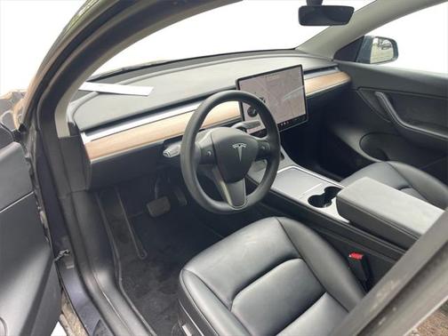 2022 Tesla Model Y Long Range Dual Motor All-Wheel Drive
